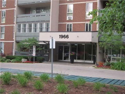 Unit 1004 — 1966 Main St, Hamilton - Westdale image-0-3