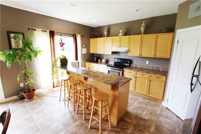 42 Somerville Cres, Mulmur, L0N1M0 | Image 3