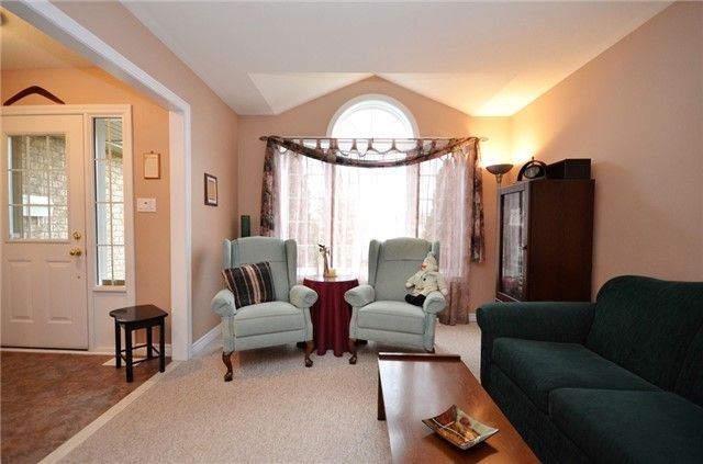 66 Osprey Ridge Rd, Barrie, L4M 6P3 | Image 2