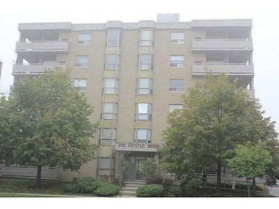 Condo leased at 102-240 Quigley Road, Hamilton, Ontario, L8K 5H9 - Vincent - MLS: X3306669