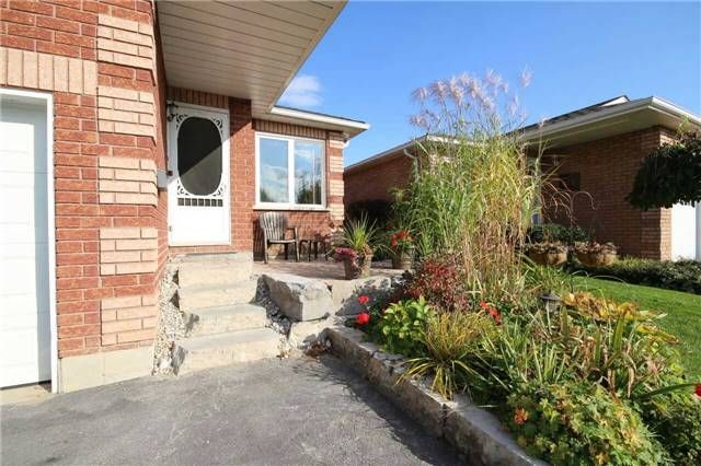 118 Benson Dr, Barrie, L4N 7Y4 | Image 2