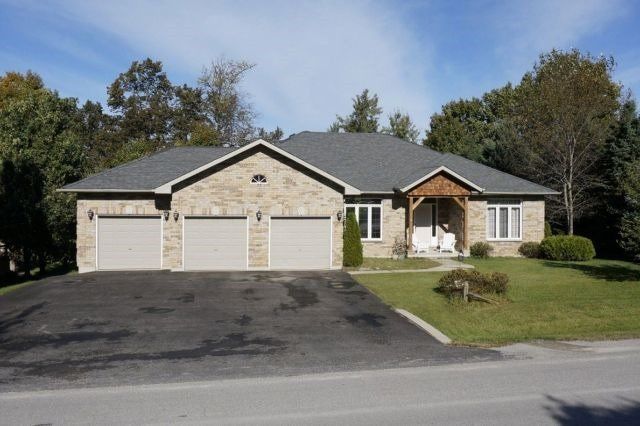 102 Highland Dr, Oro-Medonte, L0L2L0 | Image 2