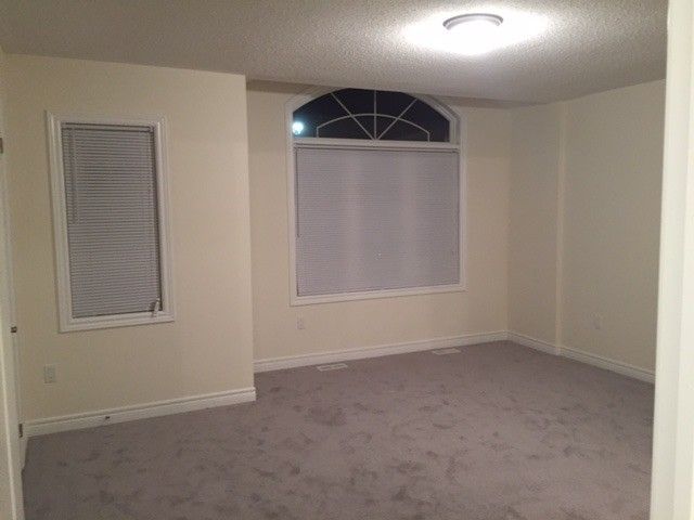 863 Cook Cres, Shelburne, L9V3V2 | Image 2