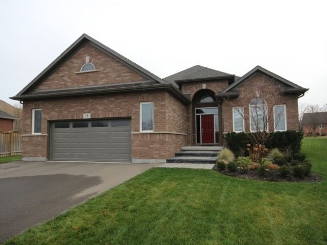 19 Lampman Dr, Pelham, L0S1C0 | Image 2