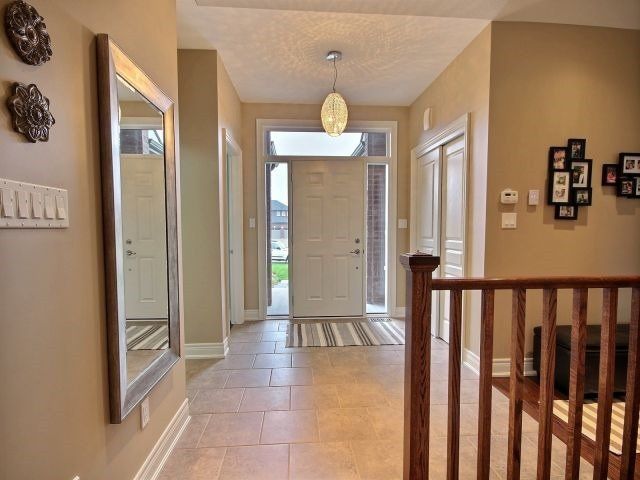 19 Lampman Dr, Pelham, L0S1C0 | Image 3