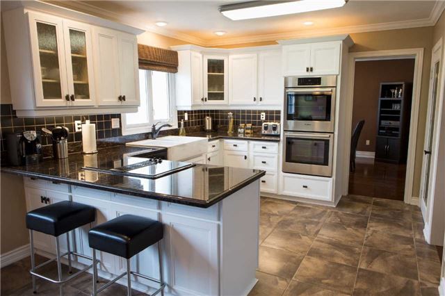 204 Falling Brook Dr, Hamilton, L9G1E6 | Image 2