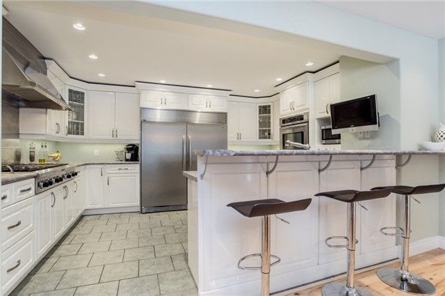 112 Lakeshore Rd W, Oro-Medonte, L0L 2E0 | Image 3