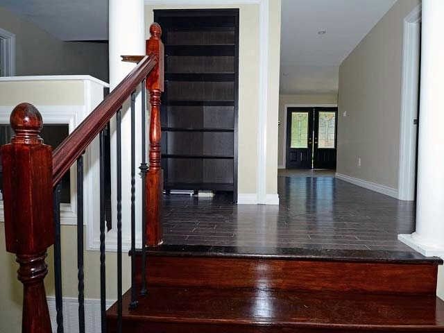 26 Hostein Dr, Hamilton, L9G2S5 | Image 3