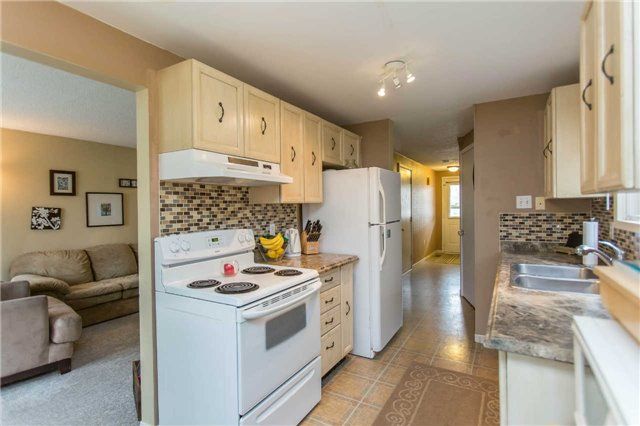 62 Corbett Dr, Barrie, L4M5V2 | Image 3