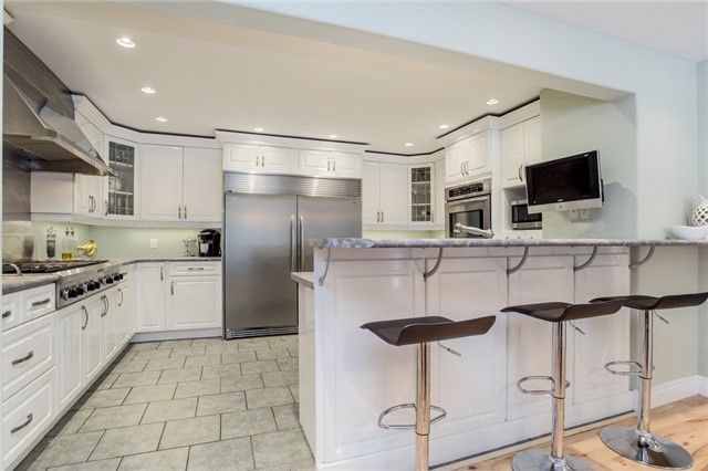 112 Lakeshore Rd W, Oro-Medonte, L0L 2E0 | Image 2