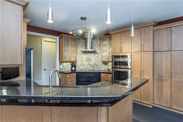 1215 Seadon Rd, Springwater, L4M 4S4 | Image 2