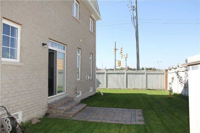 135 Prince William Way, Barrie, L4M7H6 | Image 3