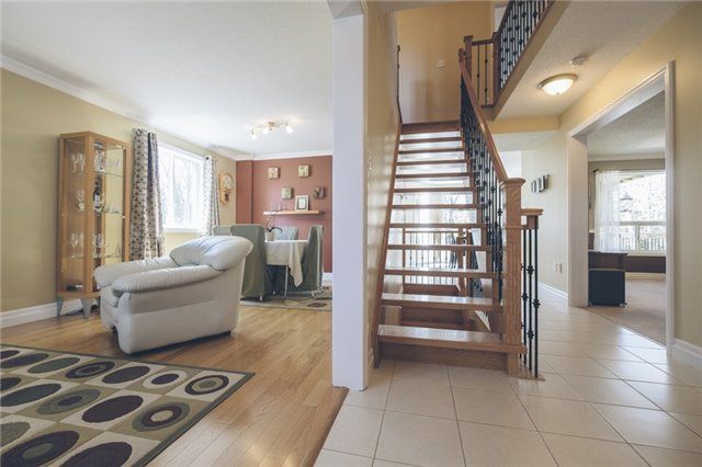 28 Shalom Way, Barrie, L4N 5X9 | Image 2