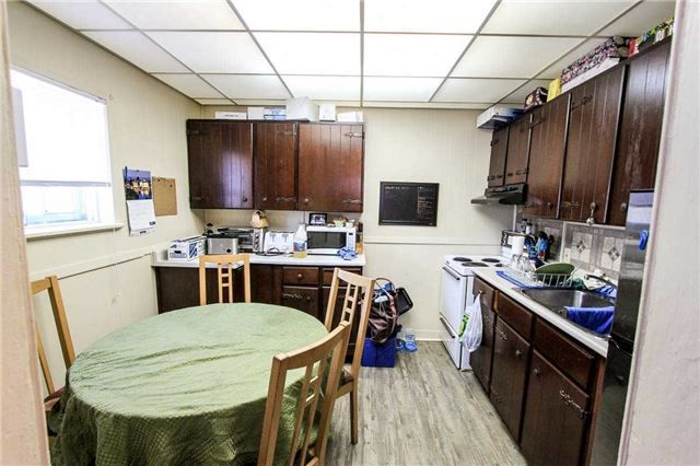 211 Bishop St, Gravenhurst, P1P 1J6 | Image 2