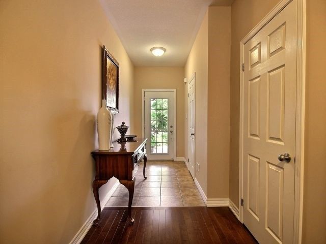 33 - 441 Stonehenge Dr, Hamilton, L9K0B1 | Image 2