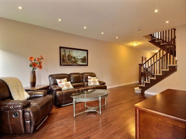 33 - 441 Stonehenge Dr, Hamilton, L9K0B1 | Image 3