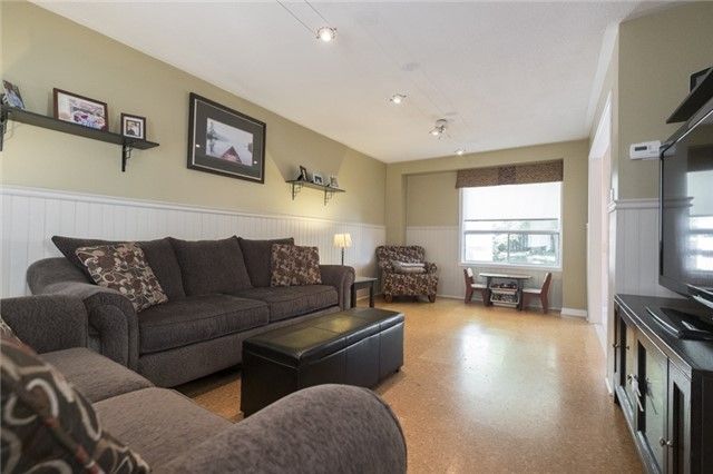 97 Bishop Dr, Barrie, L4N 7P4 | Image 3