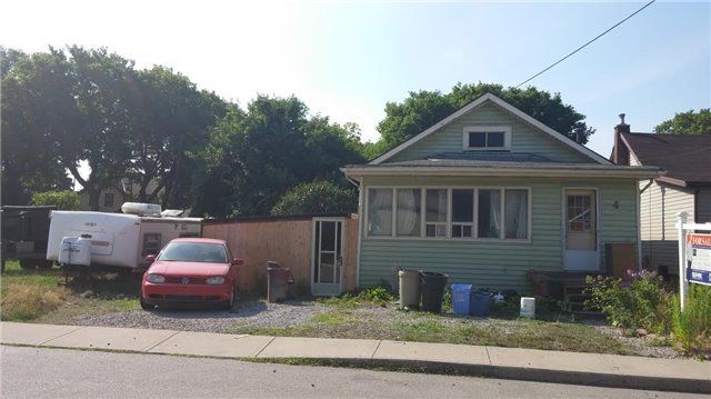 4 Rembe Ave, Hamilton, L8H 7G6 | Image 2