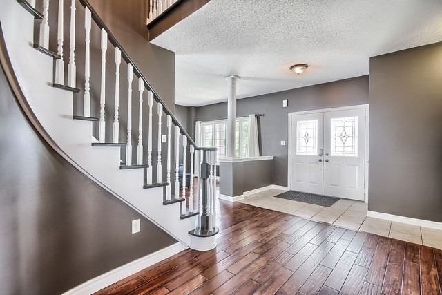 416 Mapleton Ave, Barrie, L4N0Z9 | Image 2