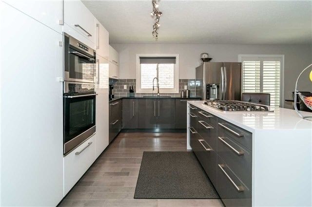 19 Falcon Cres, Barrie, L4N0Y9 | Image 2