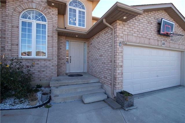 48 Nashville Circ, Hamilton, L8G5H2 | Image 2