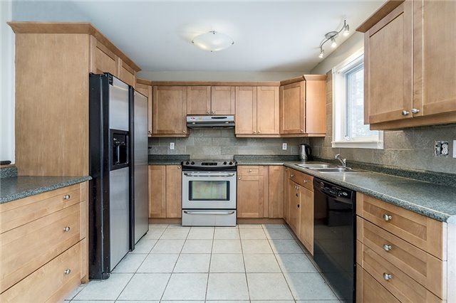 40 Kell Pl, Barrie, L4N9K5 | Image 2