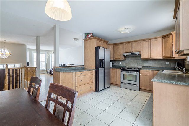 40 Kell Pl, Barrie, L4N9K5 | Image 3