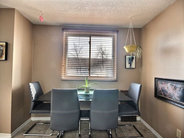 106 - 4 Avalon Pl, Kitchener, N2M4N6 | Image 3