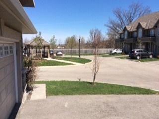 13 - 370 Stonehenge Dr, Hamilton, L9K0H9 | Image 2