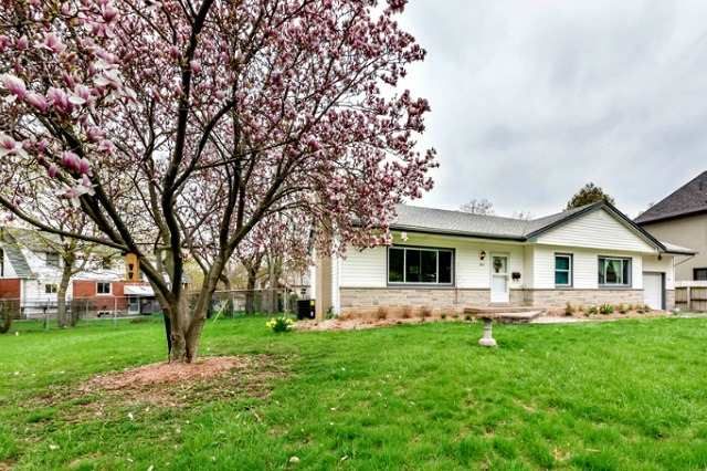 747 Vernon Pl, Hamilton, L9G3H4 | Image 2
