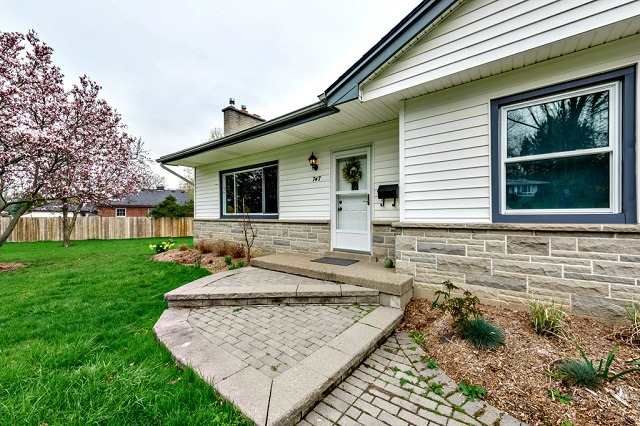 747 Vernon Pl, Hamilton, L9G3H4 | Image 3