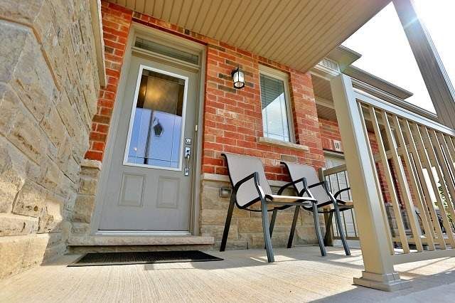 11 - 380 Lake St, Grimsby, L3M0E8 | Image 2