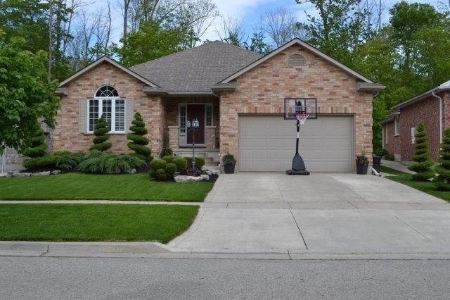 77 Laschinger Blvd, Wilmot, N3A2G7 | Image 2