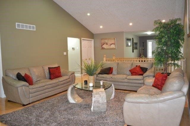 77 Laschinger Blvd, Wilmot, N3A2G7 | Image 3