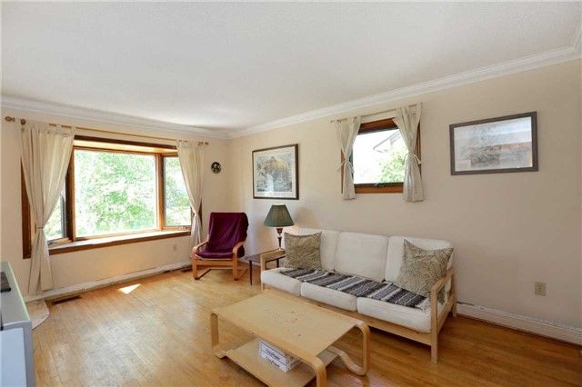 9 Morton Ave, Hamilton, L9H 2P4 | Image 2