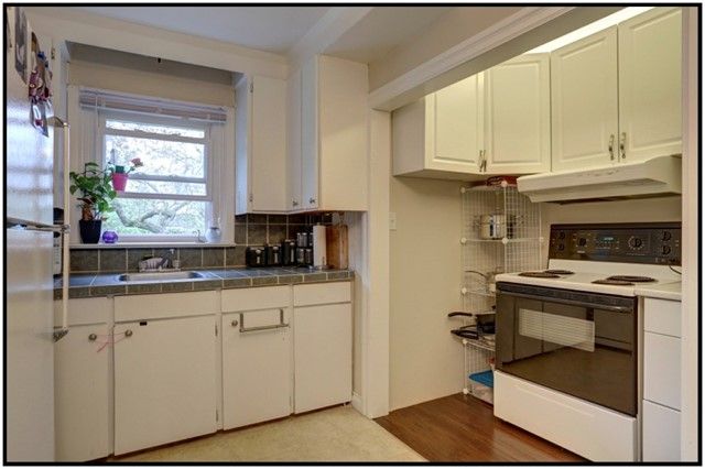 27 Margaret St, Port Hope, L1A 1Y4 | Image 3