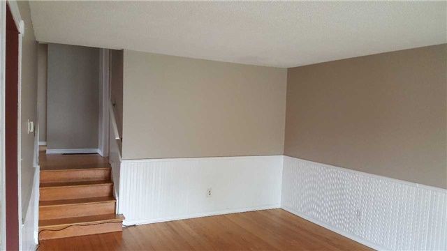 316 Cranbrook Dr, Hamilton, L9C4T3 | Image 2