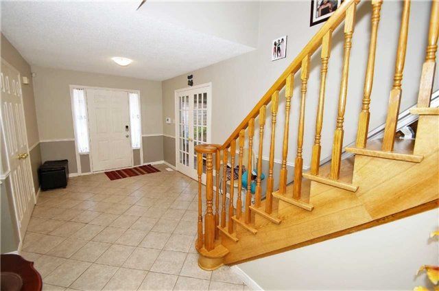 15 Talia Crt, Hamilton, L8E 4X8 | Image 3