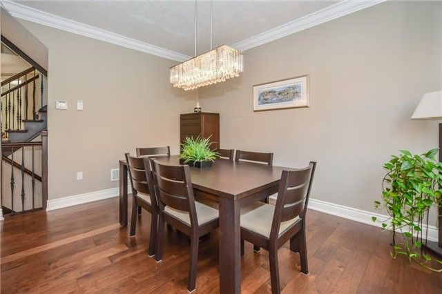 8 - 258 Edgewater Cres, Kitchener, N2A 4M2 | Image 2