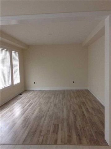 9337 Emerald Ave, Niagara Falls, L2G 0X5 | Image 3