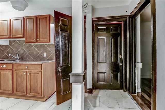 22 Academy St, St. Catharines, L2R 4Z6 | Image 3