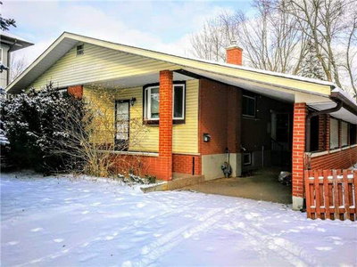Detached House sold at 7 Cardill Crescent, Waterloo, Ontario, N2L3Y7 - MLS: X4022743