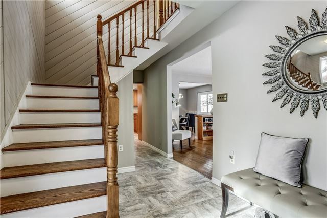 144 Old Ancaster Rd, Hamilton, L9H 3R4 | Image 2