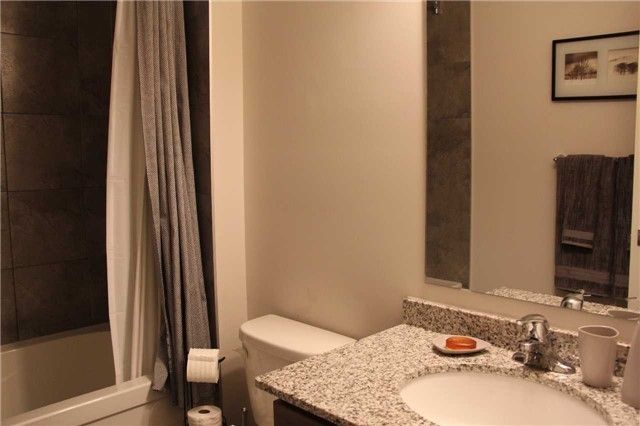 4 Bird Lane, Hamilton, L9G 0G7 | Image 3