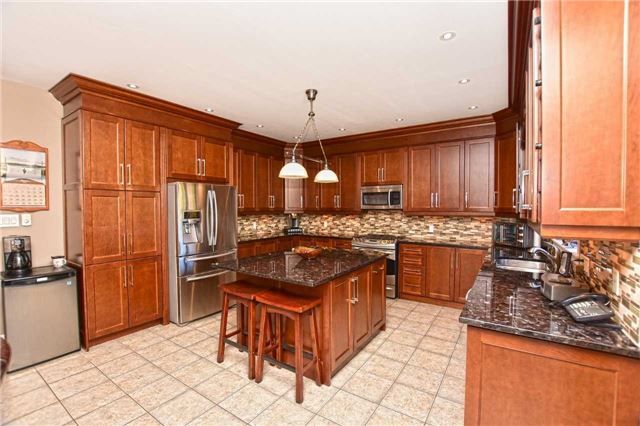 8 Watercliff Pl, Hamilton, L8E 6E5 | Image 2