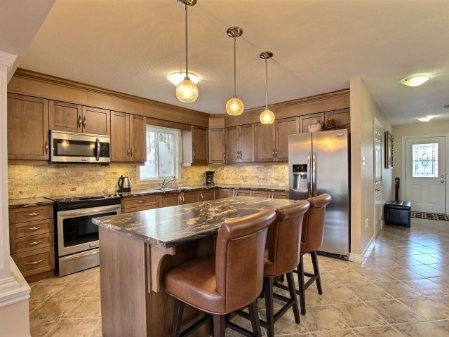 11 Frey Cres, Kitchener, N2E4L5 | Image 2