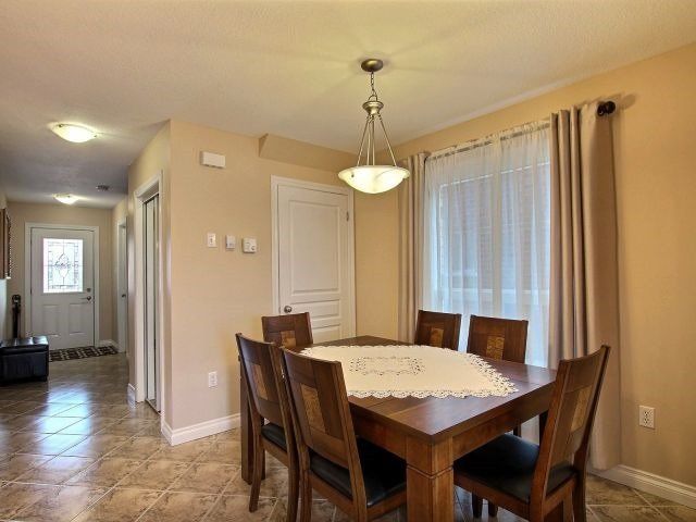 11 Frey Cres, Kitchener, N2E4L5 | Image 3