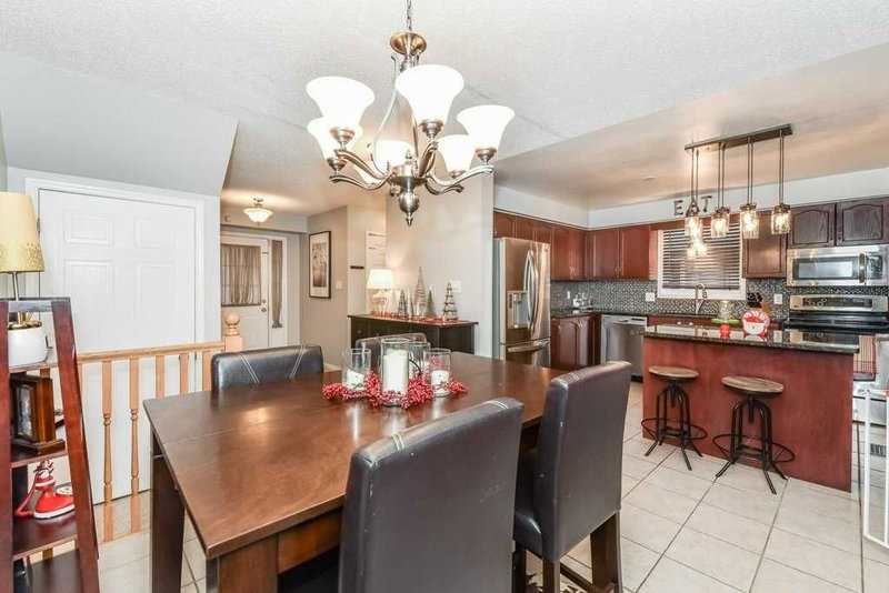 658 Mortimer Dr, Cambridge, N3H 5R7 | Image 2