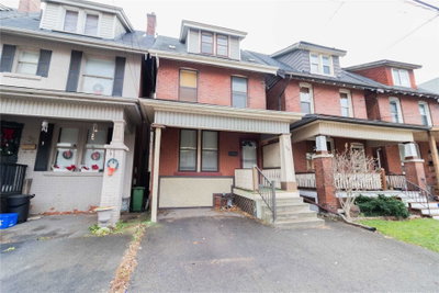 Detached House sold at 30 Cumberland Avenue, Hamilton, Ontario, L8M 1Y7 - St. Clair - MLS: X4336181