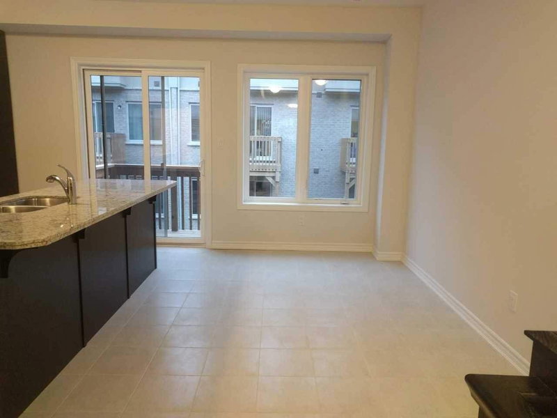 137 Borers Creek Circ, Hamilton, L8B1W3 | Image 3